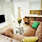 Central Apartments Grobla 1 + Parking