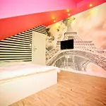 World Hostel - Old Town