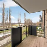 Front Park Apartments By Staywin