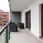 City Center Spa Apartments Pool & Parking