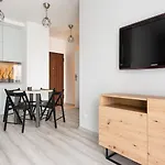 City Center Spa Apartments Pool & Parking