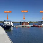 Houseboat - Dom Na Wodzie - Karawela