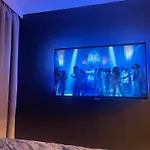 Leo Apart