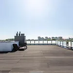 Lion Apartments - Rooftop Apartment With Terrace