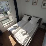 More Love - 8 Min Autem Ikea, 10 Min Autem Majaland