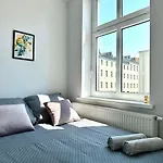 Mmrent Leaf Room