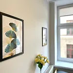 Mmrent Fauna Room