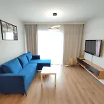 More Love - 8 Min Autem Ikea, 10 Min Autem Majaland