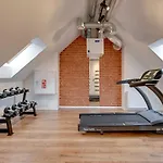 Black Star Loft Apartment By Downtown Apartments