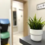 Mmrent Bird Room