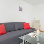 Apartament Na Przymorzu Z Dwiema Sypialniami By Noclegi Renters