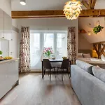 Dziewanowskiego By Downtown Apartments