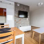 Brzezno Homely Apartment