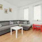 Apartament Sloneczny Balkon Z Parkingiem By Noclegi Renters