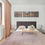 Luksusowy Apartament Z 4 Sypialniami, Klimatyzacja I Biurkiem W Gdansku By Noclegi Renters