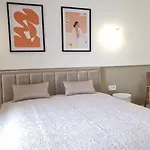 Porto Carlo Apartments, Fitness, Parking & 500M Beach