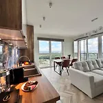 Maya\'S Flats & Resorts 100 Sea View - 3 Pokojowy Apartament Na Letnicy