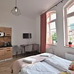 Live & Travel Apartments Waterlane Vintage