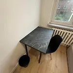 Rooms4Less