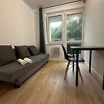 Rooms4Less
