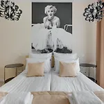 Waterlane Spa By Blue Mandarin Apartments