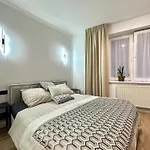 Mmrent Grey Room