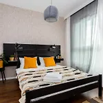 Arena Industrial Apartment
