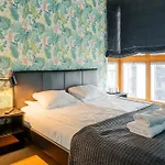 Waveside Apartment