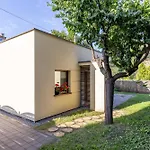 Plumtree Holiday Apartment