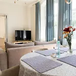 Sea-Park Family Apartment