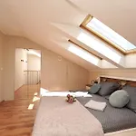 Mmrent Two-Story Apartment