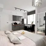 Mmrent Midtown Room