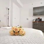 Mmrent Midtown Room