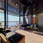 Houseboat - Dom Na Wodzie - Karawela
