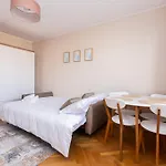 Park Reagana Cosy Studio