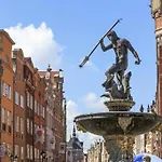 Urbannest Szafarnia 8