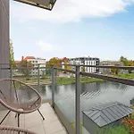 Aura - Riverside & Parking By Downtown Apartments