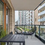 Bright & Modern Apartment With Parking Near Arena Gdansk By Noclegi Renters