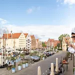 Premium Apartment In Old Town Marina View By Lion Apartments