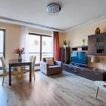 Central Apartments Sz7-66