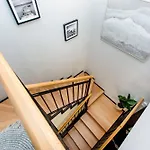 Dwupoziomowe Na Starym Miescie Two-Story Old Town Retreat