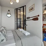 Chlebova - Riverside View Terrace, Free Parking, Gym & Kidsplay By Downtown Apartments