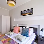 Urban Nest Group - Szafarnia 46