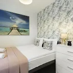 Elite Apartments Hallera 235