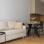 Glow Apartments - Apartament Amazonia Jagiellonska