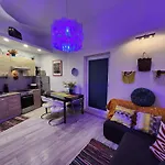 Gdansk Chmielna Prestige Home Spa Apartments With Luxury Jacuzzi And Sauna! Selected Apartments Also Feature A Massage Chair And Himalayan Salt Wall With Color Therapy Salt Forest