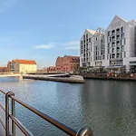 Luksusowy Apartament W Gdansku Przy Motlawie I Rynku Z Biurkiem Do Pracy Zdalnej By Noclegi Renters