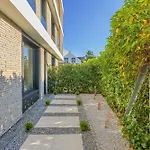 Flamingo Beach Apartment