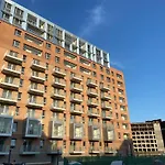 Crane Panorama Apartment