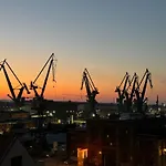 Crane Panorama Apartment